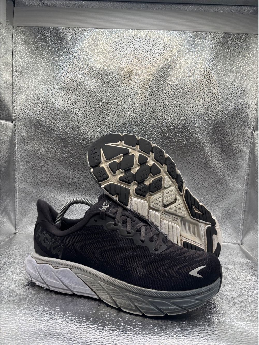 Hoka one one Arahi 6 black grey